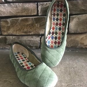 NWOT Quilted Olive Green Lands End Shoe - Size 7